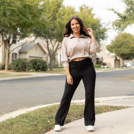 The Liz - Crossover Bootcut Leggings with Pockets
