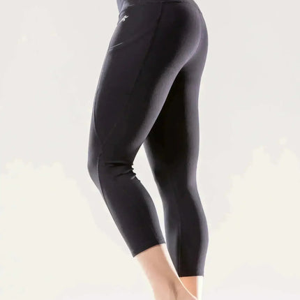 Jolie High-Waisted Capri Leggings with Hip Pockets | Femstylo