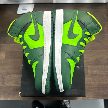 (GS) Gorge Green Jordan 1 Mid (USED)