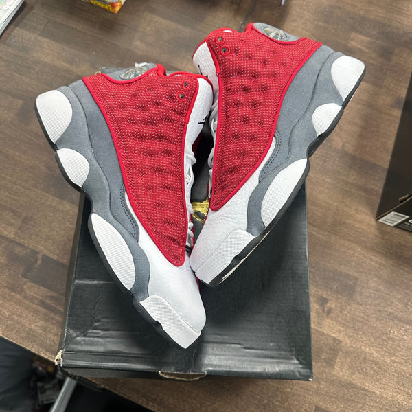 (GS) Gym Red Flint Jordan 13 (USED)