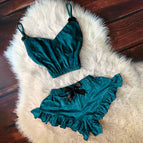S / blackish green
