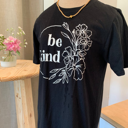 Be kind Jesus has your back floral tshirt
